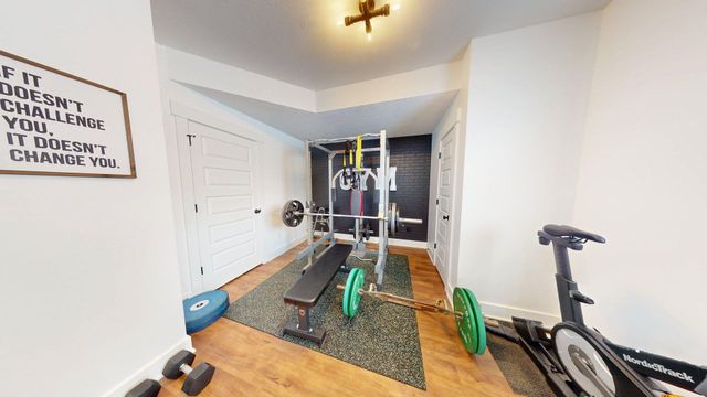 5517 Stanton Woods Drive, Blendon Twp, MI 49426