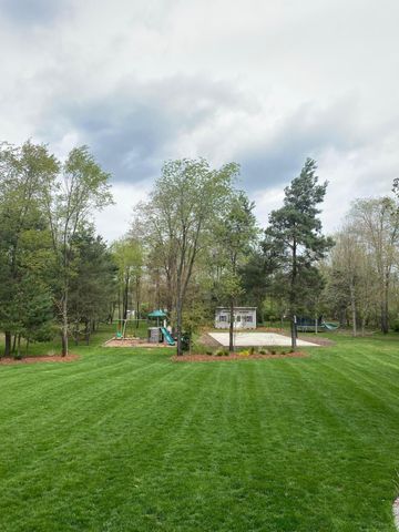 5517 Stanton Woods Drive, Blendon Twp, MI 49426