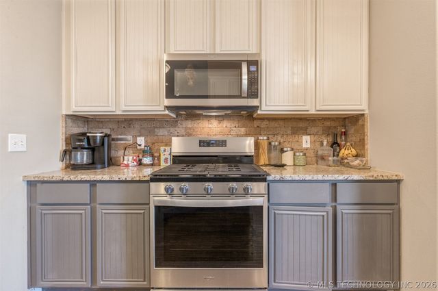 11519 S Nandina Avenue, Jenks, OK 74037
