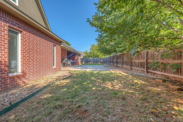 11519 S Nandina Avenue, Jenks, OK 74037