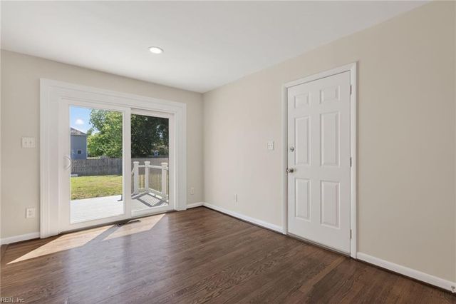 131 Nicewood DR, Newport News, VA 23602
