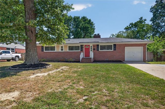 131 Nicewood DR, Newport News, VA 23602