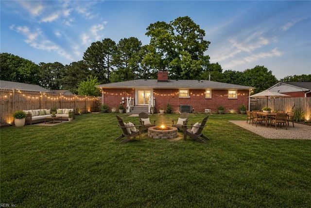 131 Nicewood DR, Newport News, VA 23602