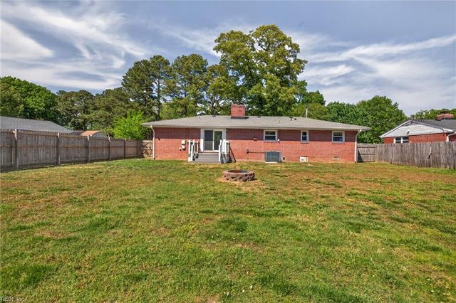 131 Nicewood DR, Newport News, VA 23602