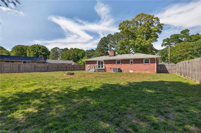 131 Nicewood DR, Newport News, VA 23602