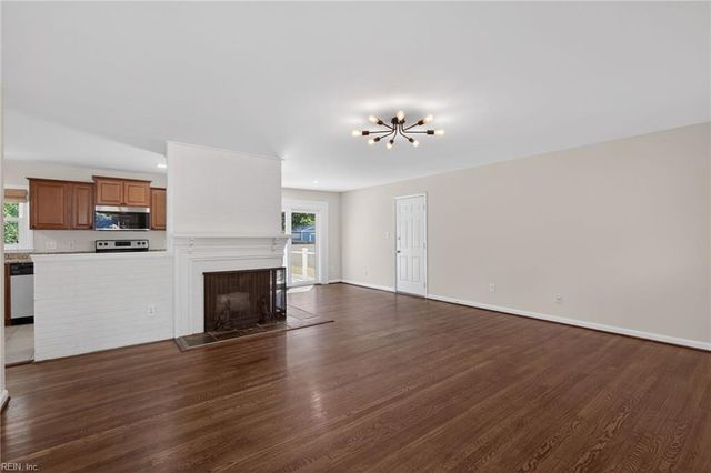 131 Nicewood DR, Newport News, VA 23602