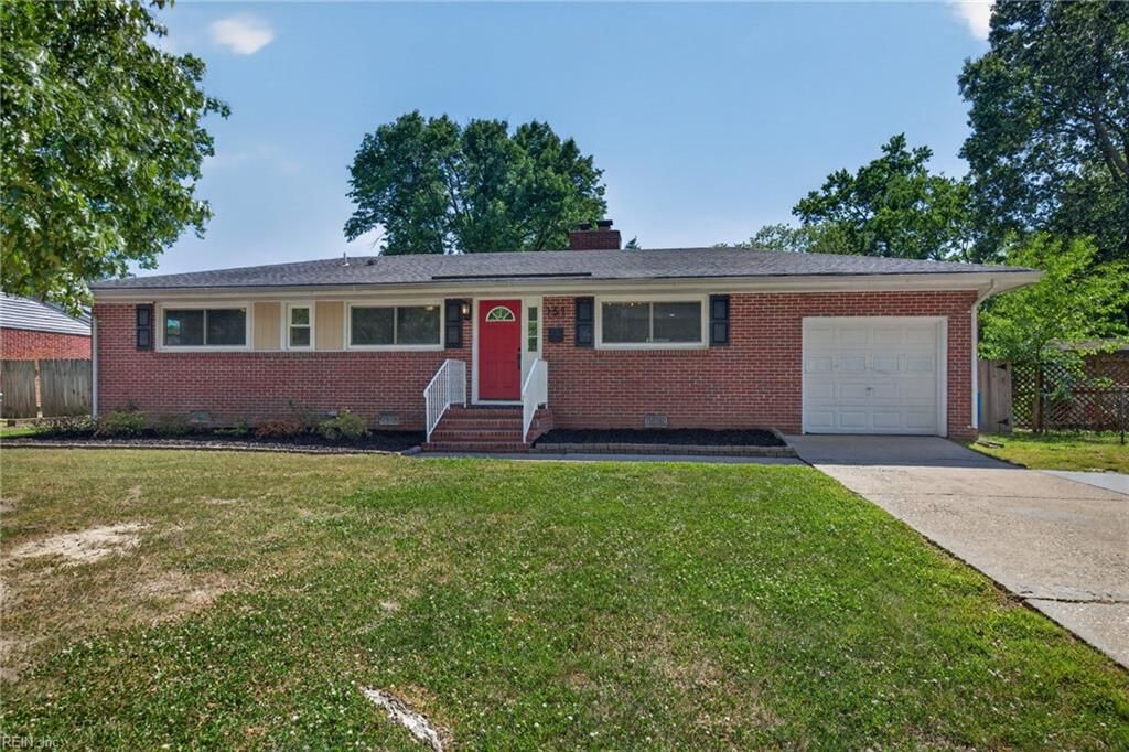 131 Nicewood DR, Newport News, VA 23602