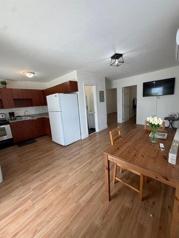 127 NW 47th Terrace 4, Miami, FL 33127