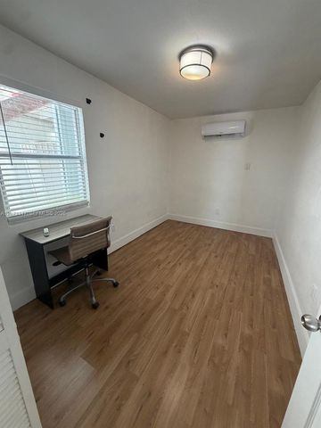 127 NW 47th Terrace 4, Miami, FL 33127