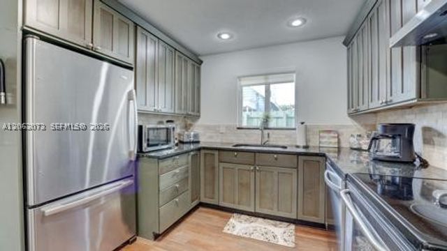 112 NE 10th Ave 0, Pompano Beach, FL 33060