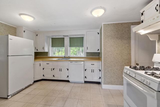 185 Main St, Chelmsford, MA 01863