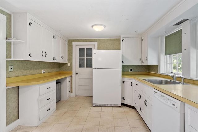 185 Main St, Chelmsford, MA 01863