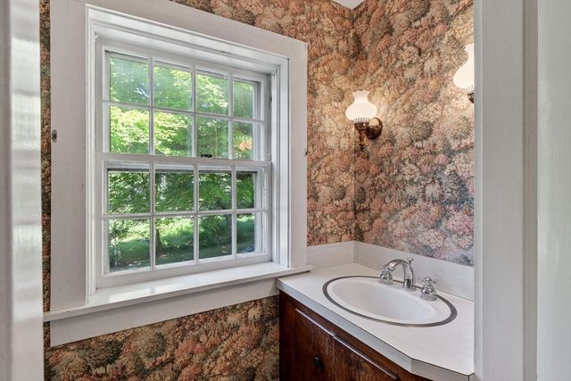 185 Main St, Chelmsford, MA 01863