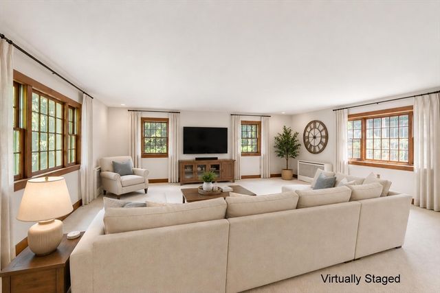 185 Main St, Chelmsford, MA 01863