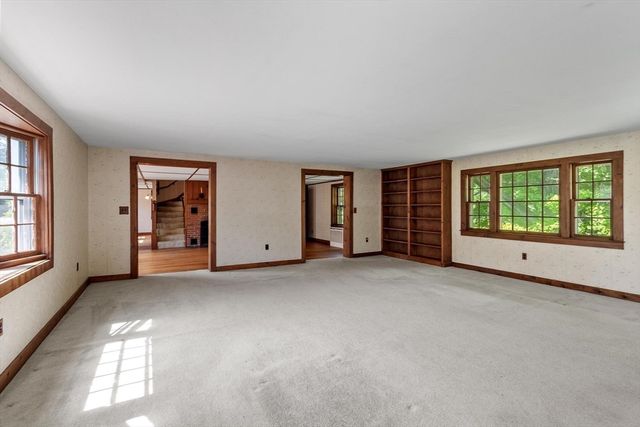 185 Main St, Chelmsford, MA 01863