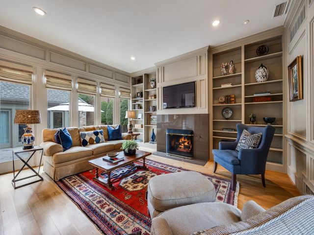 5 Duncannon Court, Dallas, TX 75225