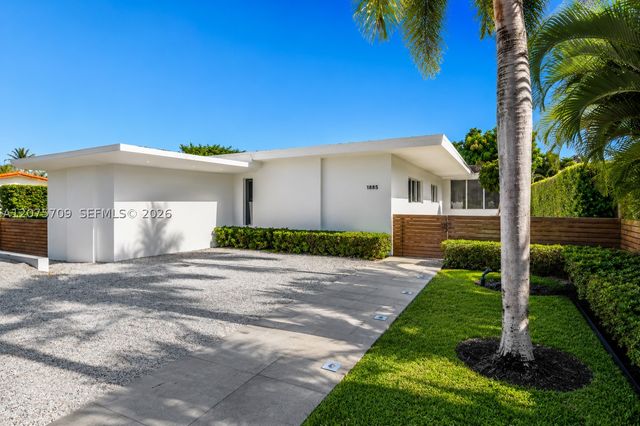 1885 Daytonia Rd, Miami Beach, FL 33141