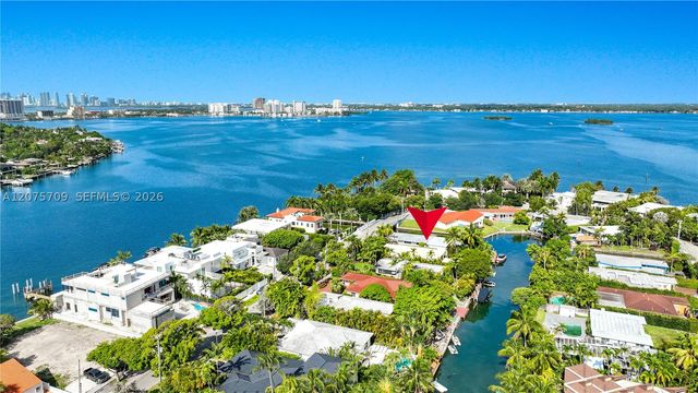 1885 Daytonia Rd, Miami Beach, FL 33141