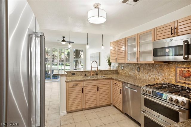 5046 Crooked Stick Way, Las Vegas, NV 89113