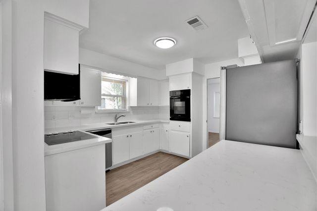 10513 Moorberry Lane, Houston, TX 77043
