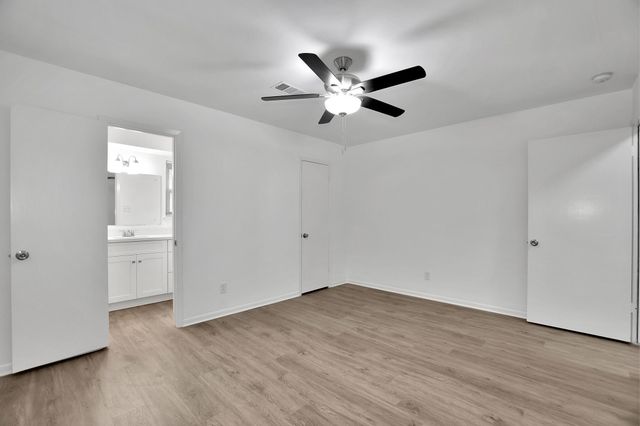 10513 Moorberry Lane, Houston, TX 77043