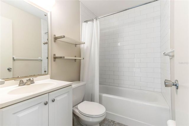 2950 WEST BAY DRIVE B5, Belleair Bluffs, FL 33770