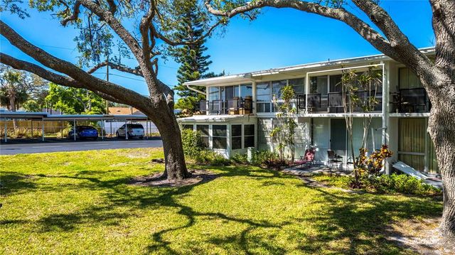 2950 WEST BAY DRIVE B5, Belleair Bluffs, FL 33770