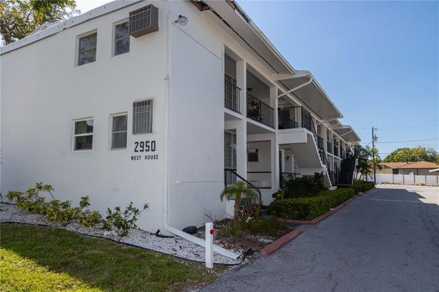 2950 WEST BAY DRIVE B5, Belleair Bluffs, FL 33770