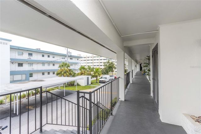 2950 WEST BAY DRIVE B5, Belleair Bluffs, FL 33770