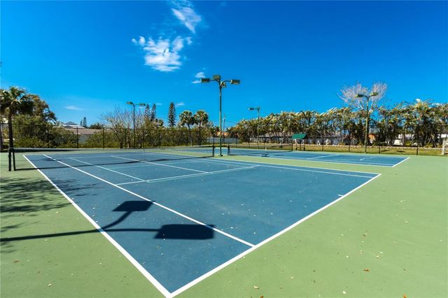 2950 WEST BAY DRIVE B5, Belleair Bluffs, FL 33770