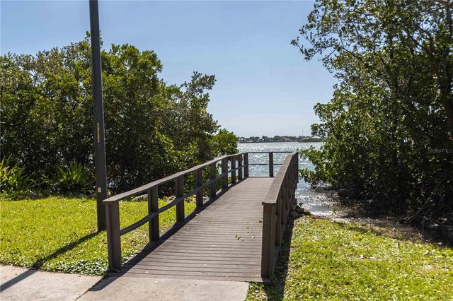 2950 WEST BAY DRIVE B5, Belleair Bluffs, FL 33770