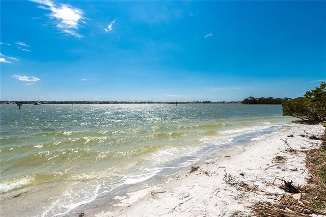 2950 WEST BAY DRIVE B5, Belleair Bluffs, FL 33770