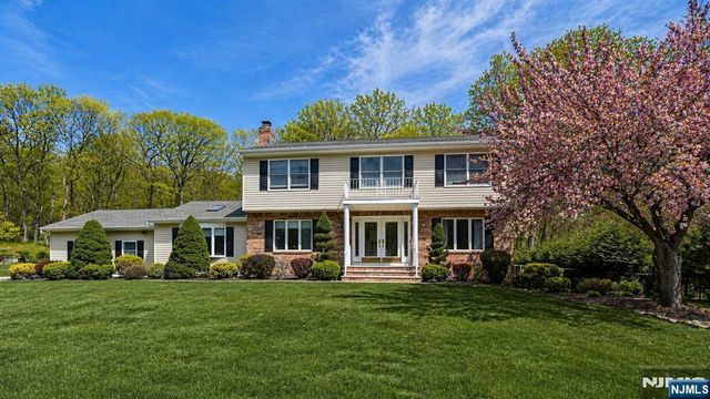 112 Urban Club Road, Wayne, NJ 07470