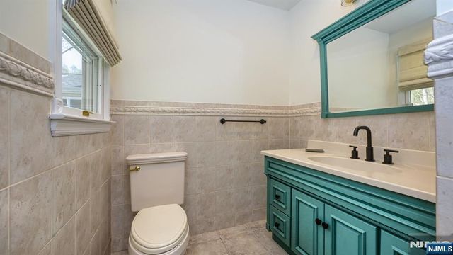 112 Urban Club Road, Wayne, NJ 07470