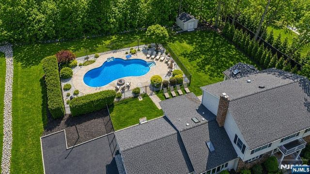 112 Urban Club Road, Wayne, NJ 07470