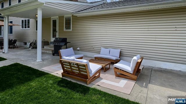 112 Urban Club Road, Wayne, NJ 07470