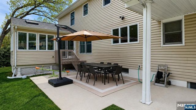 112 Urban Club Road, Wayne, NJ 07470