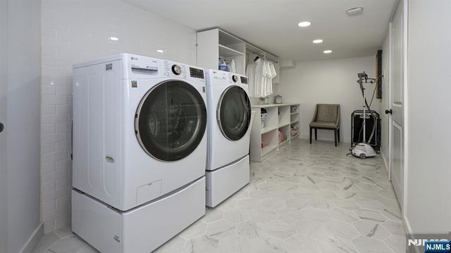 112 Urban Club Road, Wayne, NJ 07470