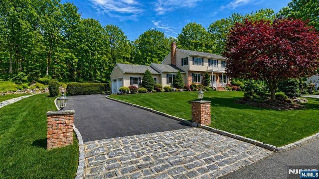 112 Urban Club Road, Wayne, NJ 07470