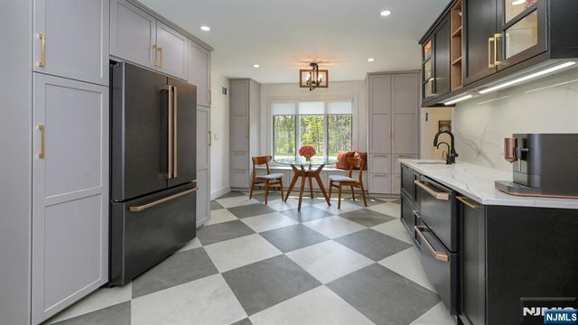 112 Urban Club Road, Wayne, NJ 07470