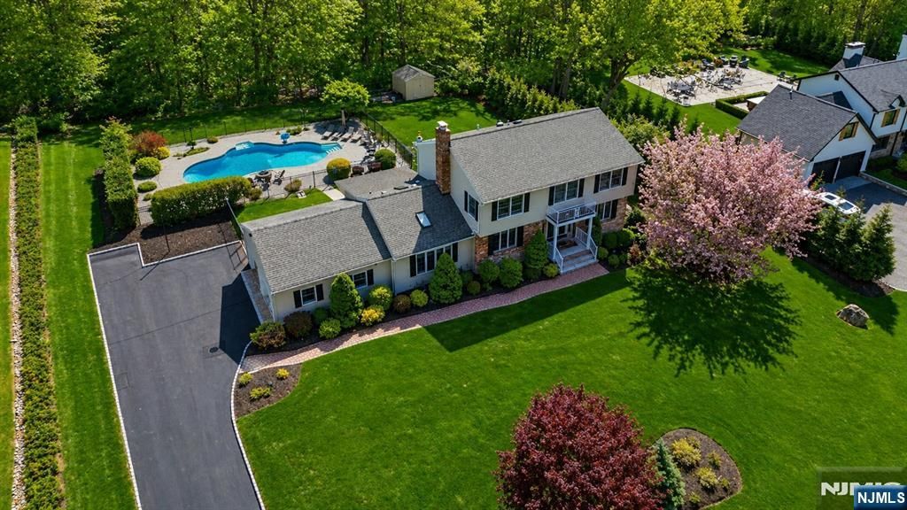 112 Urban Club Road, Wayne, NJ 07470