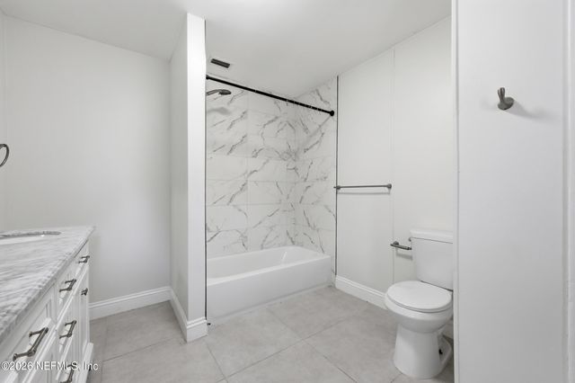 9565 CARBONDALE Drive W B, Jacksonville, FL 32208