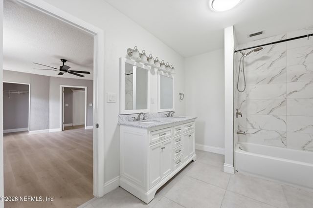 9565 CARBONDALE Drive W B, Jacksonville, FL 32208