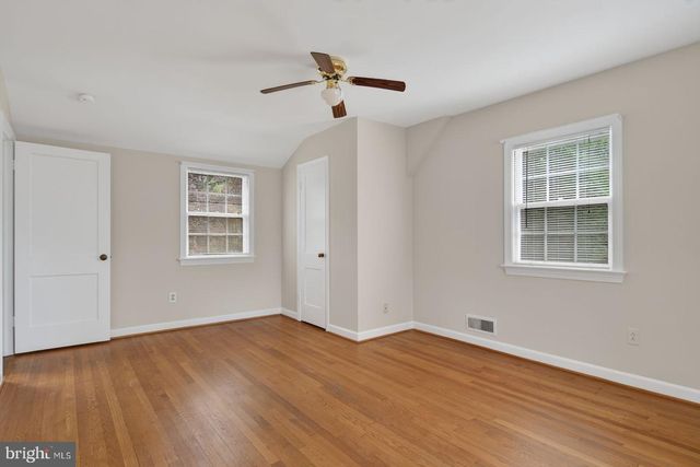 986 N POWHATAN ST, Arlington, VA 22205