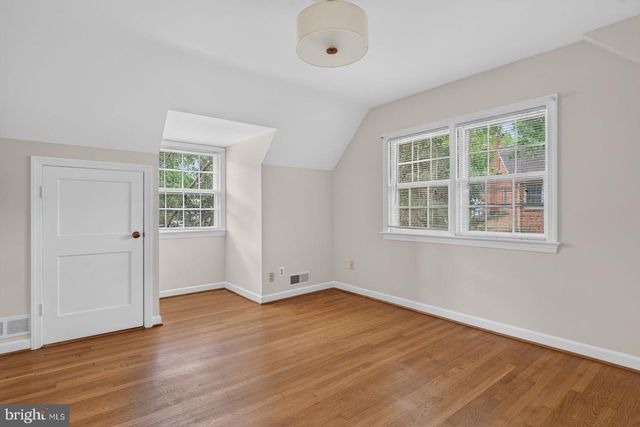 986 N POWHATAN ST, Arlington, VA 22205
