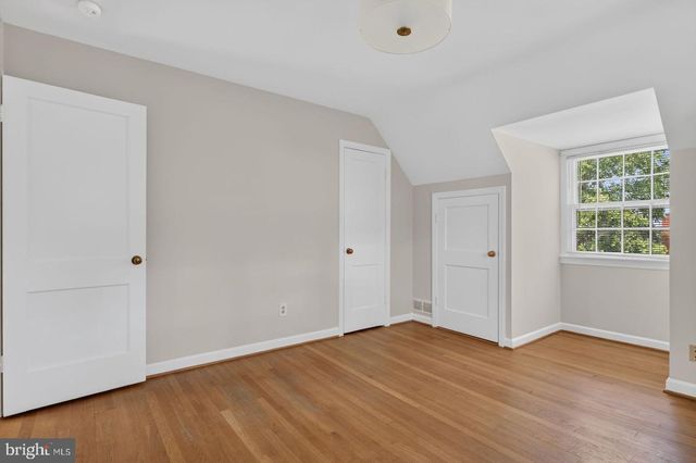 986 N POWHATAN ST, Arlington, VA 22205