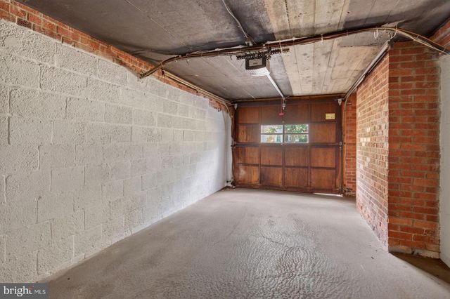 986 N POWHATAN ST, Arlington, VA 22205