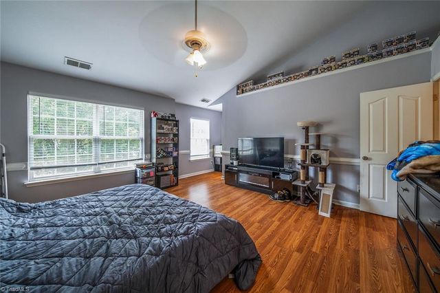 4949 Old Towne Village Circle, Pfafftown, NC 27040