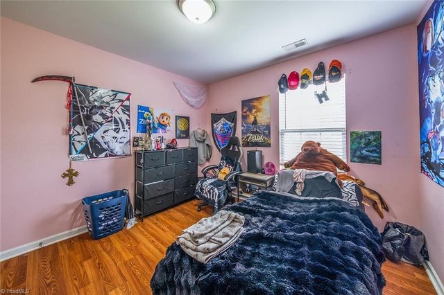 4949 Old Towne Village Circle, Pfafftown, NC 27040