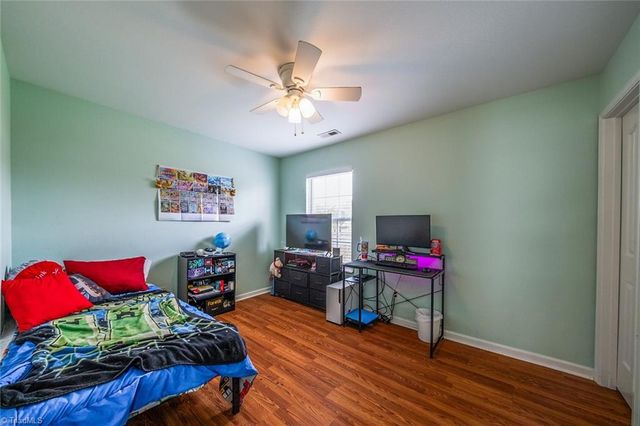 4949 Old Towne Village Circle, Pfafftown, NC 27040